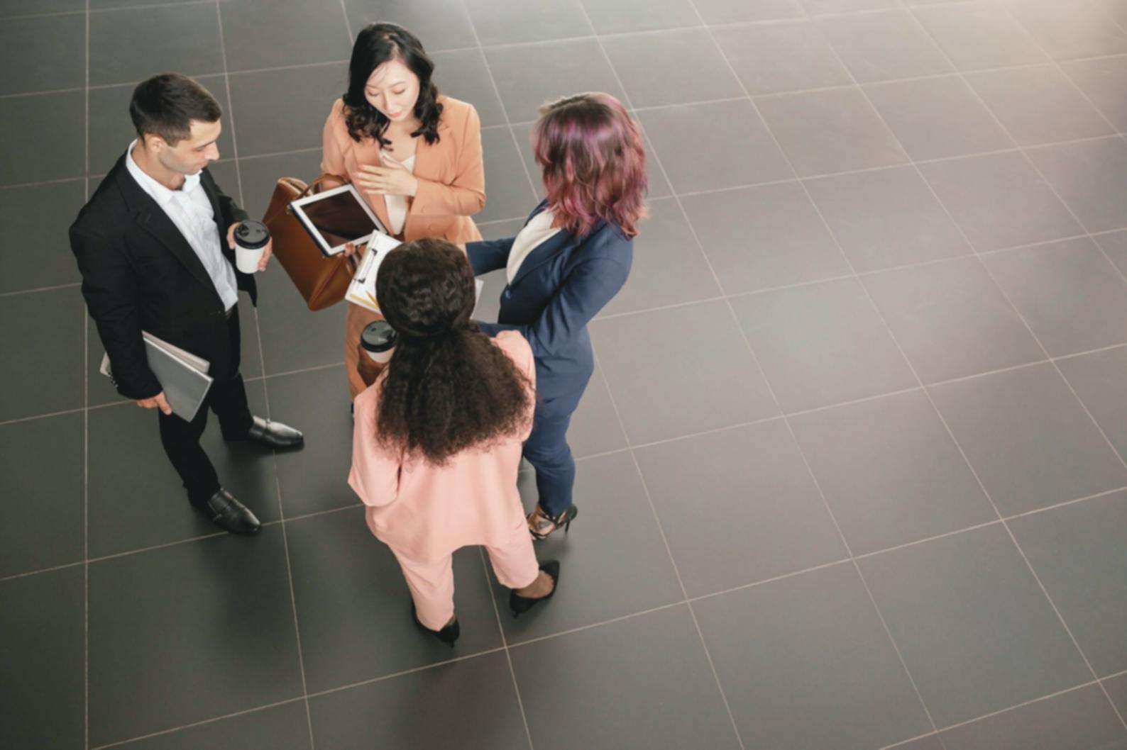 Detaillierte Analyse von Finanzkennzahlen und Budgetstrukturen